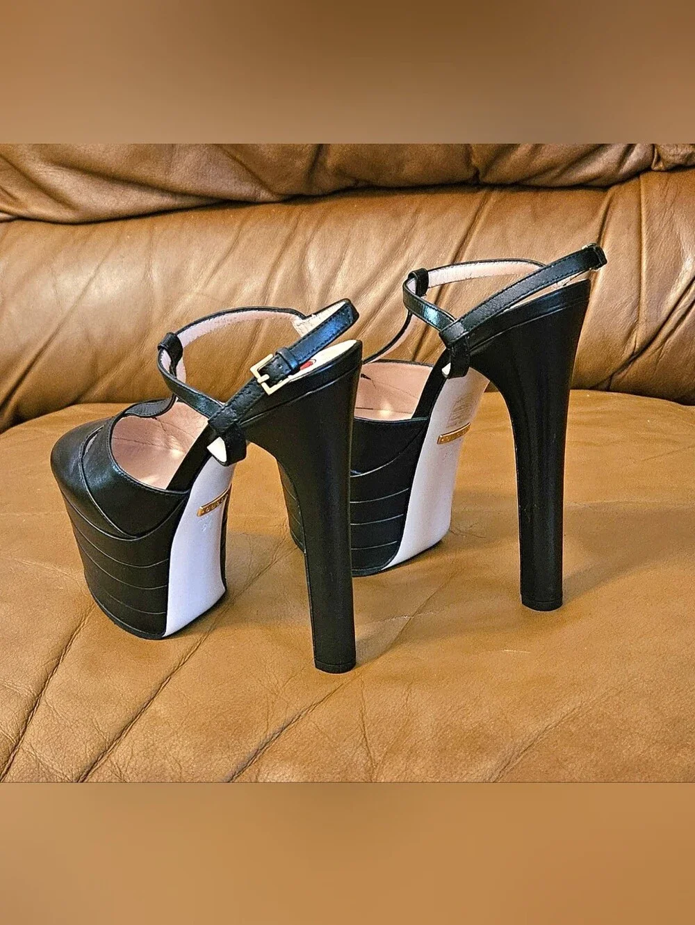 Gucci Black Leather Angel Platform T-Strap Heels Size 4 US (EXCELLENT CONDITION)